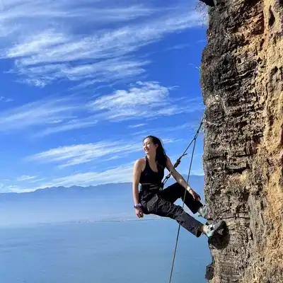崔英